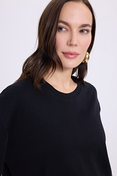 Tudors Women's Oversize Wide Cut 100% Cotton Soft Textured Basic Crew Neck Black T-Shirt