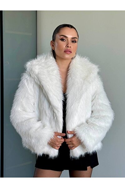 Senarce Yumuşak Dokunuşlu Çıtçıtlı Oversize Premium Peluş Beyaz Mont