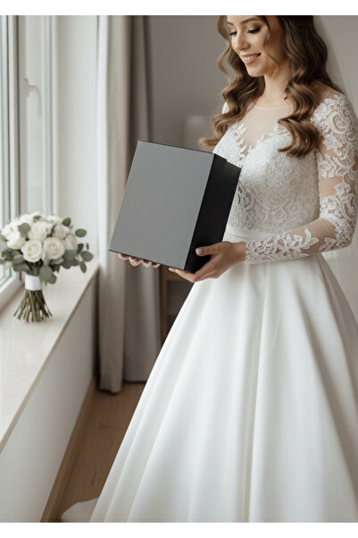 SKY UP Mavi Kurdeleli Siyah Hediye Kutusu