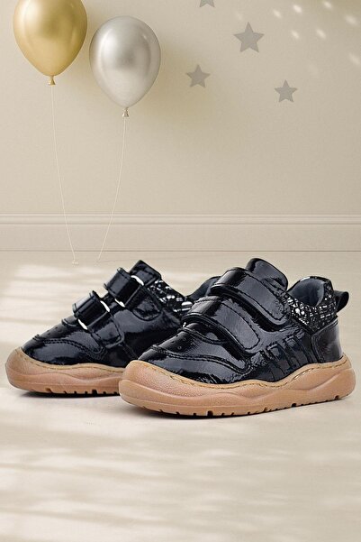 Rakerplus حذاء رياضي للأطفال من الجلد الطبيعي باللون الأسود اللامع