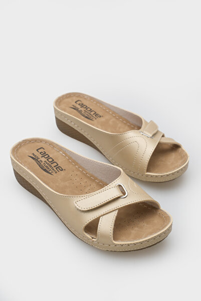 Capone Outfitters شبشب نسائي مريح تشريحيًا من Karen Z0777