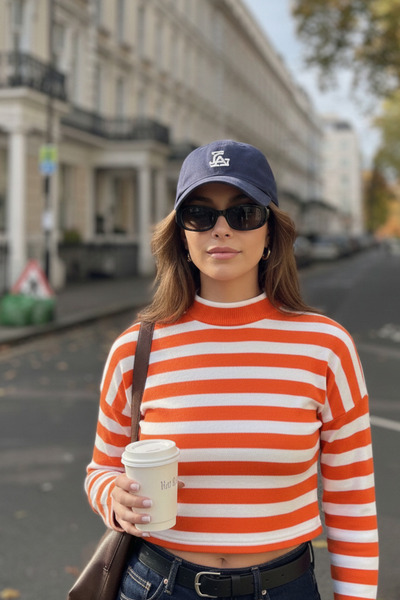 oshebu Portocaliu – Crop cu dungi pe jumătate în formă de pescar