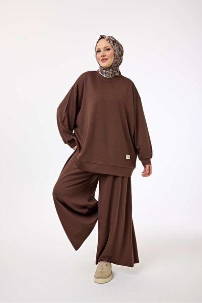 Suede Style 5722 - طقم نسائي كبير الحجم مريح وأنيق وكاجوال