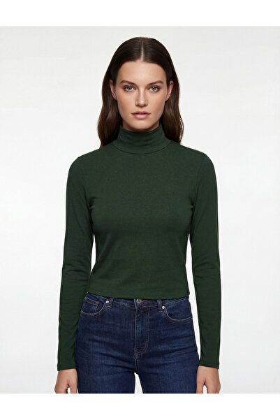 Koton Body cu mânecă lungă, cu guler înalt, cu croială normală