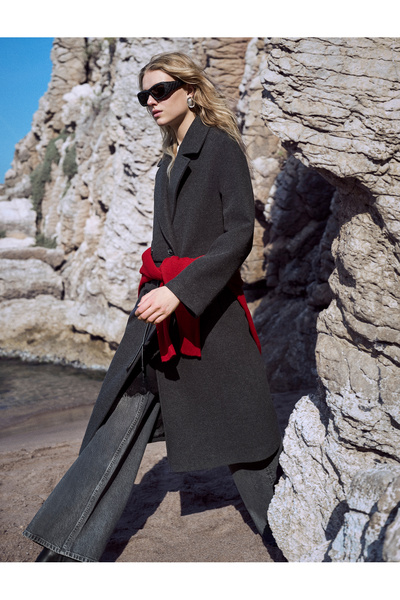 Koton X Şahika Ercümen - Oversize Kaban Kaşe Uzun Düğmeli Cepli Kruvaze