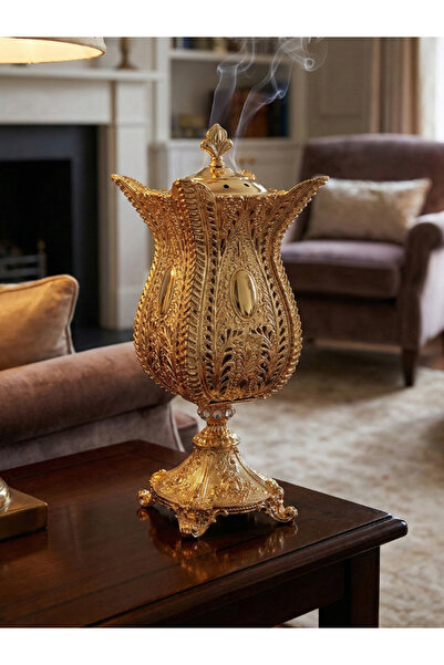 SQUALO مبخرة معدنية ذهبية ارتفاع 26سم – تصميم فاخر للضيافة والديكور