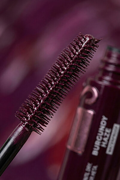 Femmelogy Sky High Mürdüm Maskara Bordo Tonlu Doğal Uzunluk Veren Topaklanmayan Günlük Rimel