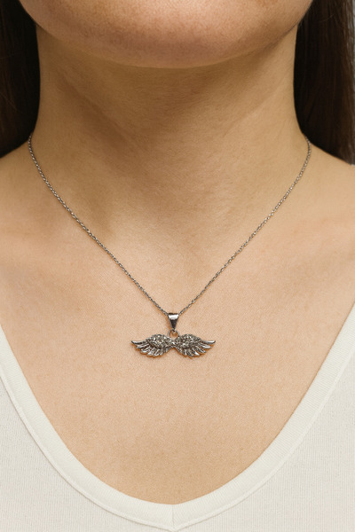 Stilly Kararmaz Çelik Gümüş Renk Melek Motifli Kolye