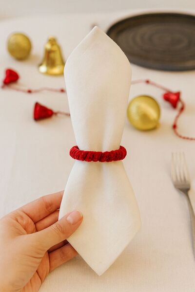 Nish Candles Yılbaşı Sofranız için 4 adet El yapımı Kırmızı Kurdela ile Burgu...