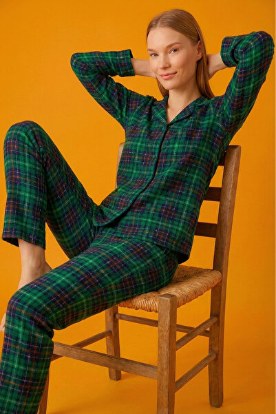 Farya Home Dreamy Christmas Cotton Suede New Year Themed Plaid Pajamas Set