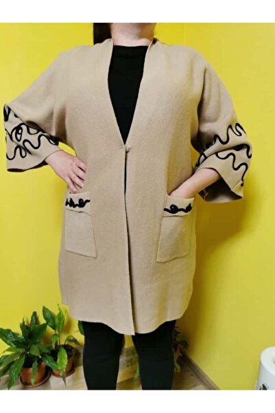 Cardigan oversized with artistic embroidery