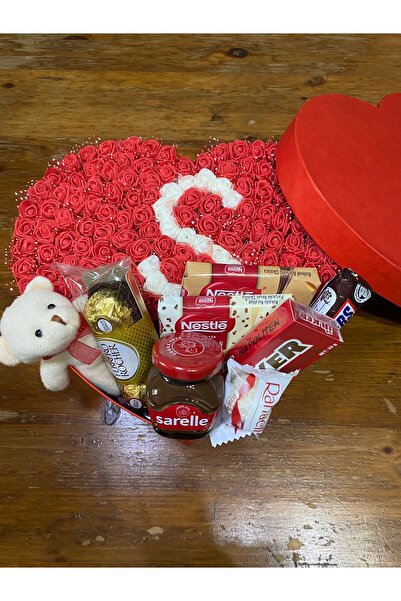 Sweet Kişiye özel baş harfli Kırmızı güllü ,kişiye özel ,kırmızı güllü ,çikol...