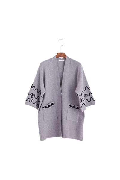 Cardigan oversized with artistic embroidery
