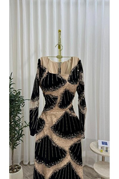 Heidi Tonight's Magic Dress