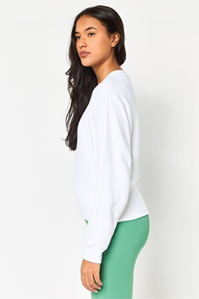 Nike Women Sportswear Fit Long Sleeve Outdoor Sweatshirt, White