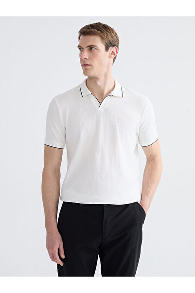 LC Waikiki Ανδρικό μπλουζάκι με λαιμόκοψη πόλο σε χρώμα εκρού από το plus-store