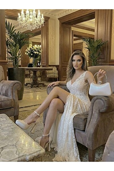 E&L Company 12cm Ekru Saten Kumaş. Çantasıyla birlikte takımdır.