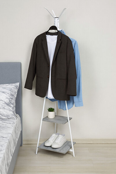 SADANHOME A modern and durable floor-standing clothes rack for easy organization of your belongings.