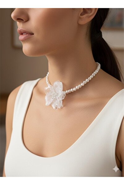 Pelin Aksesuar Elegant Pearl Chain Big Clear White Flower Necklace