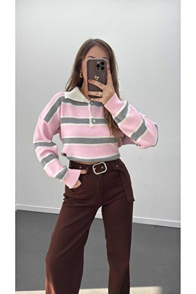 ASG TEKSTİL سترة تريكو نسائية مخططة بأزرار وياقة بولو باللون الوردي