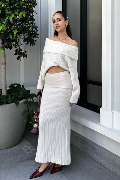 My Blog Cream Degaje Collar Skirt Suit - 231085