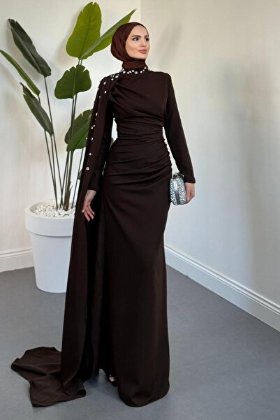 MERVEN AKYÜZ Feranya Yandan Taşlı Pelerinli Balık Abiye Kahverengi