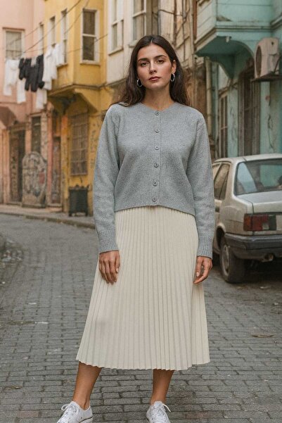 Alola Women's Soft Textured Crew Neck Basic Knit Buttoned Cardigan