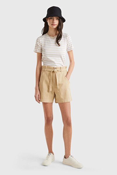 United Colors of Benetton Women / Girls Beige Shorts Model Code: (124P4Dukd901932G)