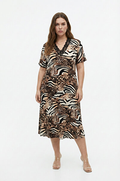 Elisho Lace Detailed Bamboo Flared Skirt Dress