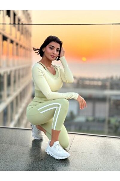 The give me Two-piece sports set with side stripe