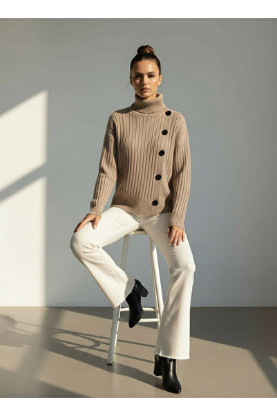 VETTA سترة بتفاصيل أزرار غير متماثلة عند أعلى الصدر