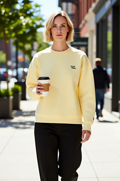 BENERLY Γυναικείο πλεκτό φούτερ με λαιμόκοψη ποδηλάτου και κέντημα στα μανίκι...