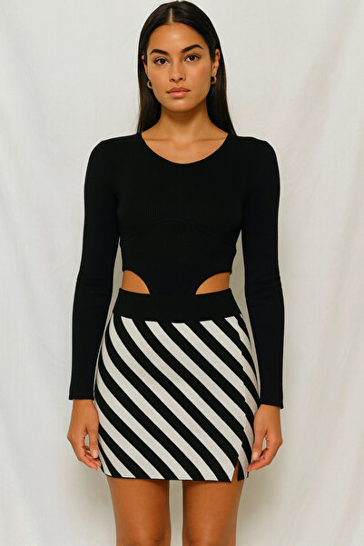 obelleatelier Black Cut-Out Detailed Snap Fastener Long Sleeve Knitted Crop B...