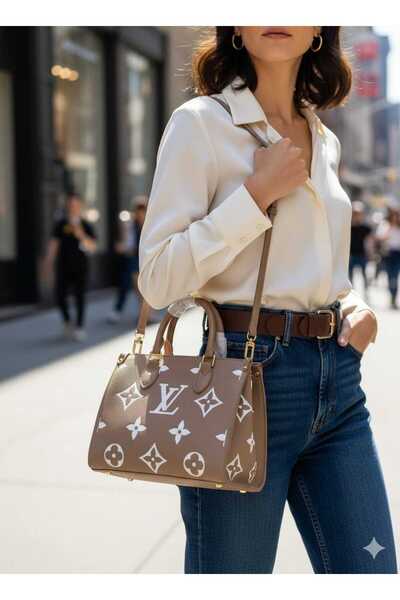 Generic A light beige shoulder bag decorated with white patterns, a practical design suitable for outings.
