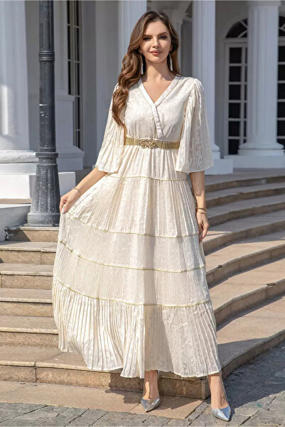 SEVENTEEN KSA فستان أبيض أنيق