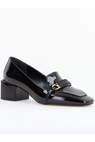Nicoletta Women's low-heeled shoes made of black patent leather