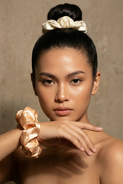 Salvia Dione 2-Piece Luxury Satin Hair Scrunchies Large Size Shiny Silk Textured Rubber Scrunchie Soft Non-Marking XL Scrunchie