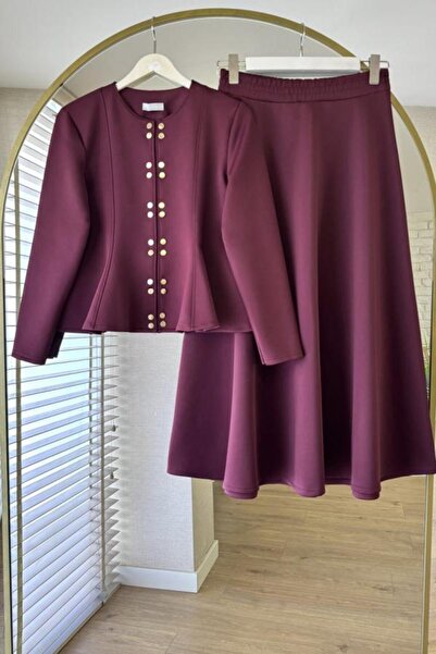 GÜLSEVEN Enriched with Gold Buttons, Fitted at the Waist, and Featuring a Lig...