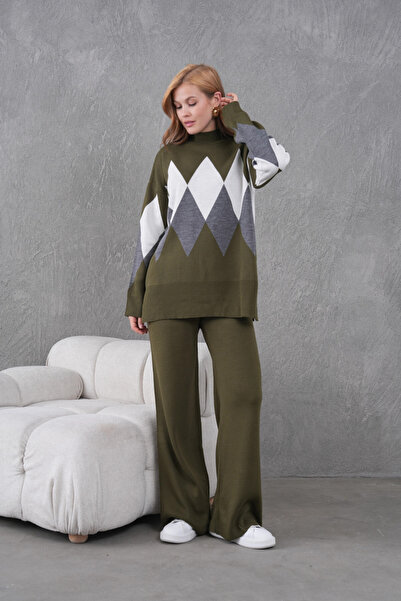 Park Karon طقم تريكو مكون من ياقة مرتفعة متوسطة الطول قطعة من سترة وبنطلون منقوشة للسيدات شق