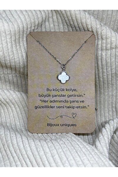 bijoux uniques قلادة من الفولاذ على شكل ورقة البرسيم مع رسالة مخصصة كهدية