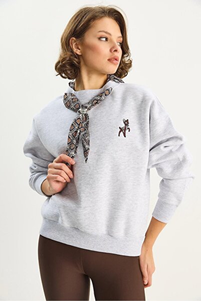 DI LORIA Hanorac gri pentru femei, cu broderie Ceylan și eșarfă