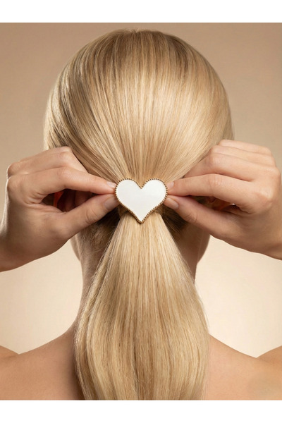 Candy مشبك مطاطي من نوڤيريا مينيمال على شكل قلب ملون بالمينا