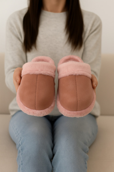 ALB TERLİK AYAKKABI SAN. TİC. LTD. ŞTİ. Kadın Kürklü Leopar Detaylı Ev Terliğ...