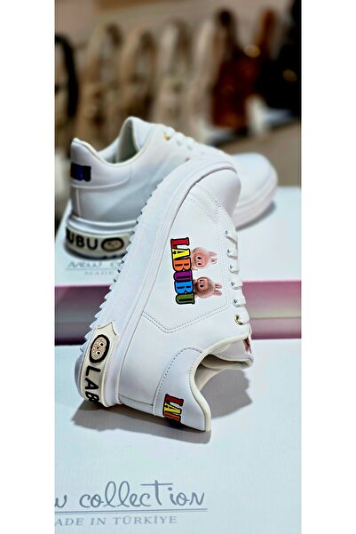 TREND LABUBU Baskılı Beyaz Spor Ayakkabı – Renkli Detaylı Sneaker