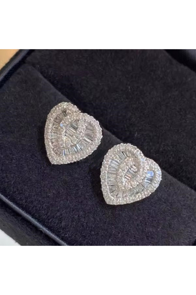 Choice أقراط هويتان سويت ليدي لوف هارت المرصعة بالزركونيا المكعبة اللامعة E4341، قطعة أنيقة للخطوبة