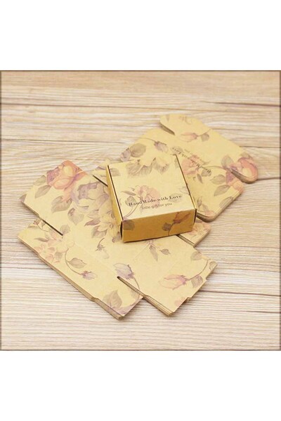 Choice علبة هدايا كرافت عتيقة مزينة بالزهور، تحتوي على ١٠ قطع مجوهرات من زيرو...