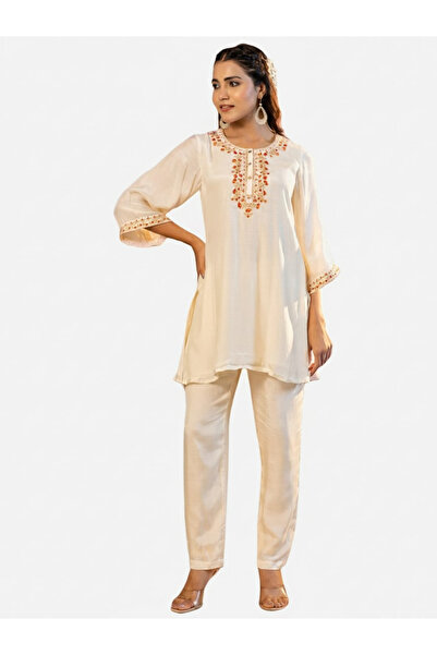 KASYA By Styli Women Muslin Embroidered Kurta and Pants Co-Ords