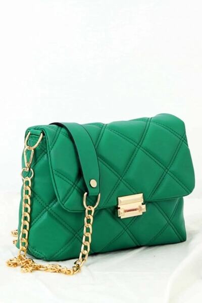 Yerli Kadın Krem Kapitone Desenli Zincir Askılı Omuz Çantası