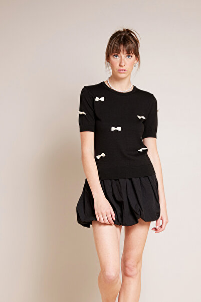 Avrile Women's Knitwear Bow Blouse