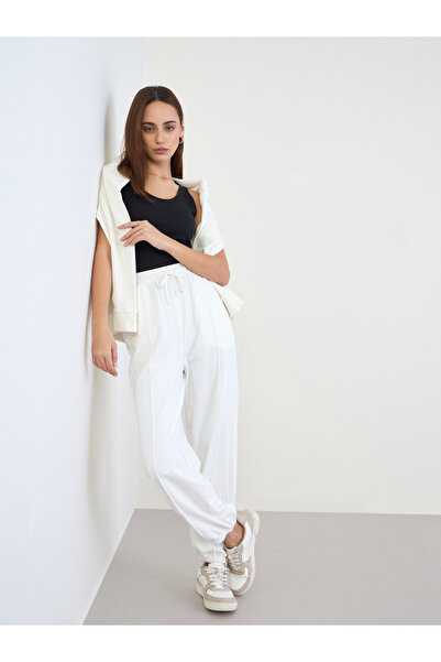Styli Women Off-White Relaxed Fit Joggers